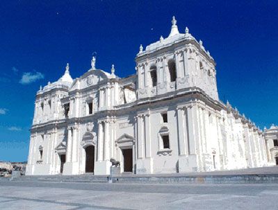 Catedral de León, tumba de Rubén Darío